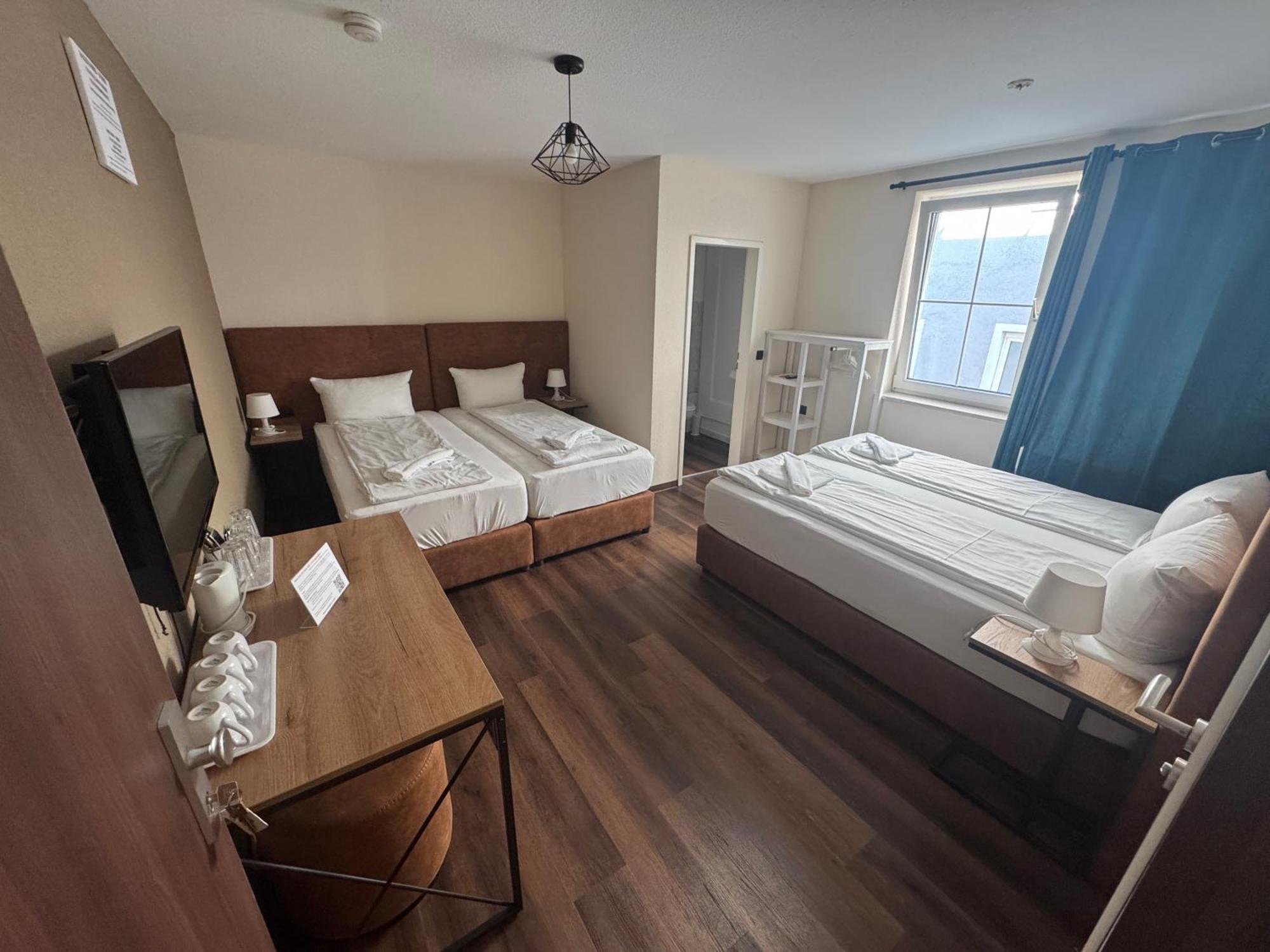 Hotel Capitol Zentrum - 24H - Friedrichshafen Zewnętrze zdjęcie