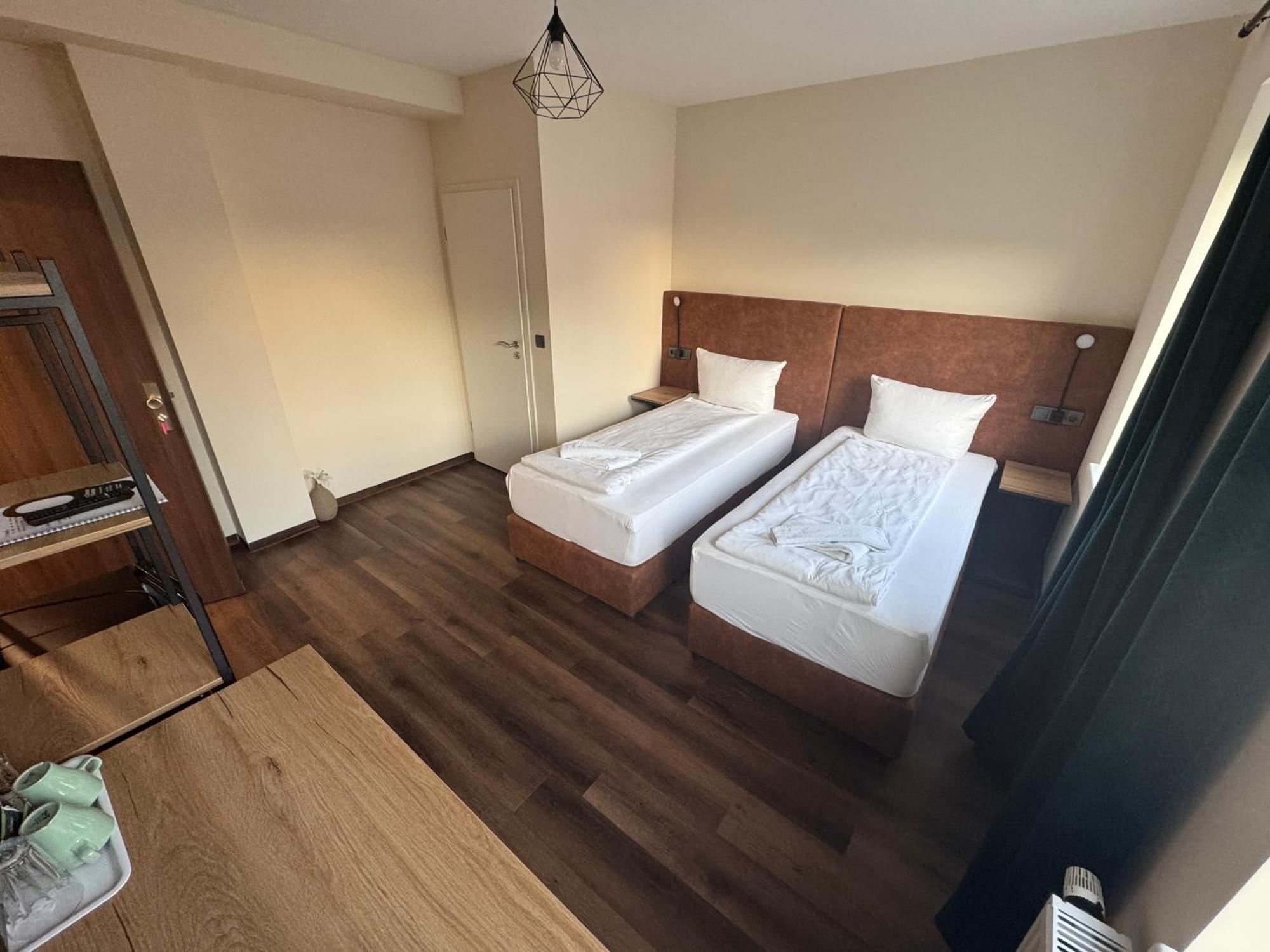 Hotel Capitol Zentrum - 24H - Friedrichshafen Zewnętrze zdjęcie