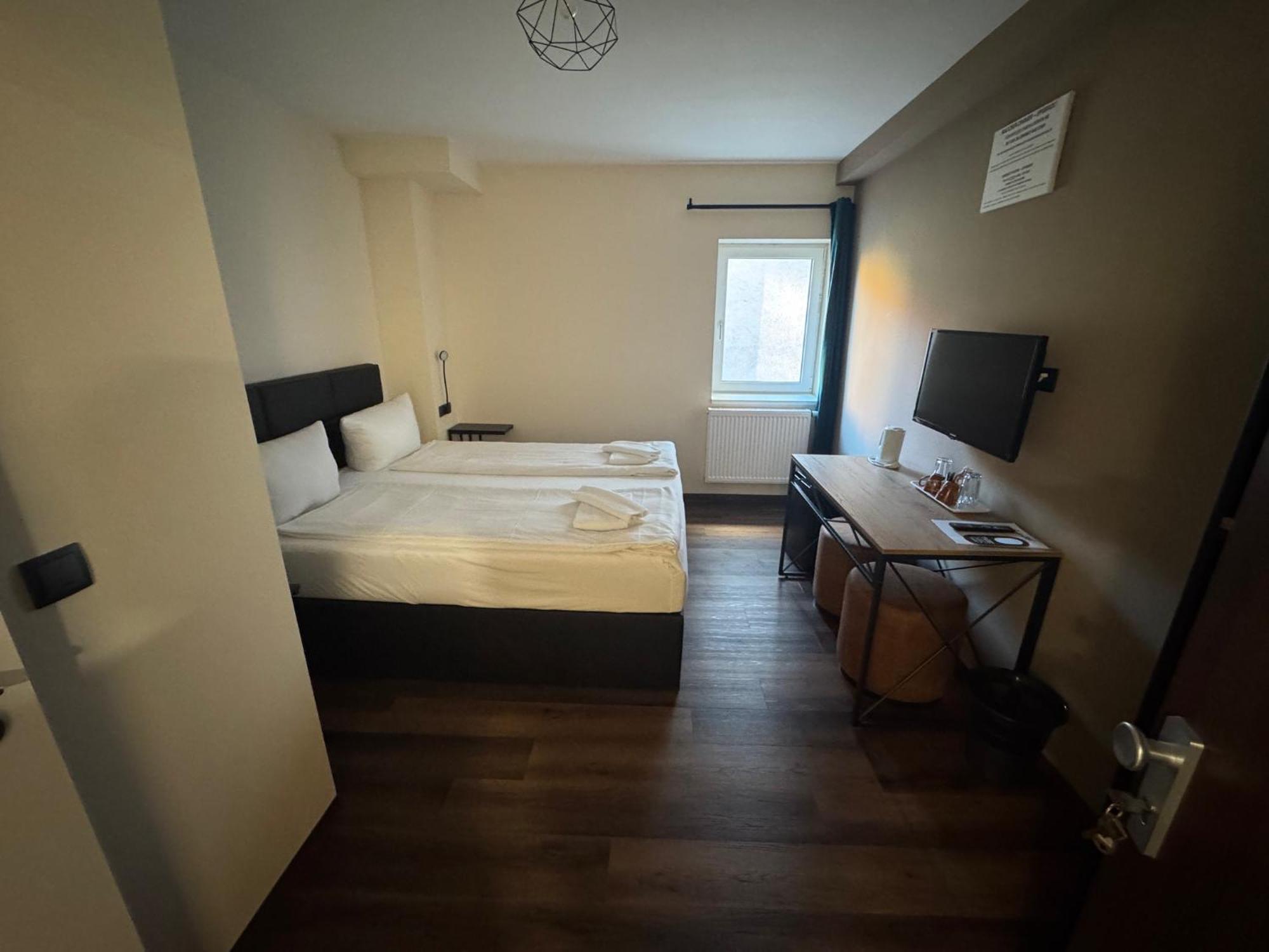 Hotel Capitol Zentrum - 24H - Friedrichshafen Zewnętrze zdjęcie