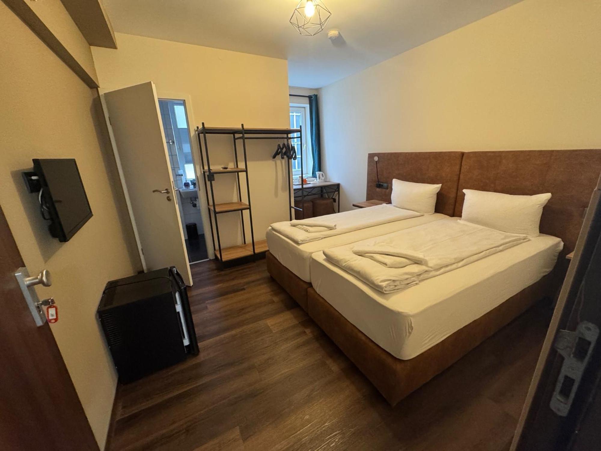 Hotel Capitol Zentrum - 24H - Friedrichshafen Zewnętrze zdjęcie