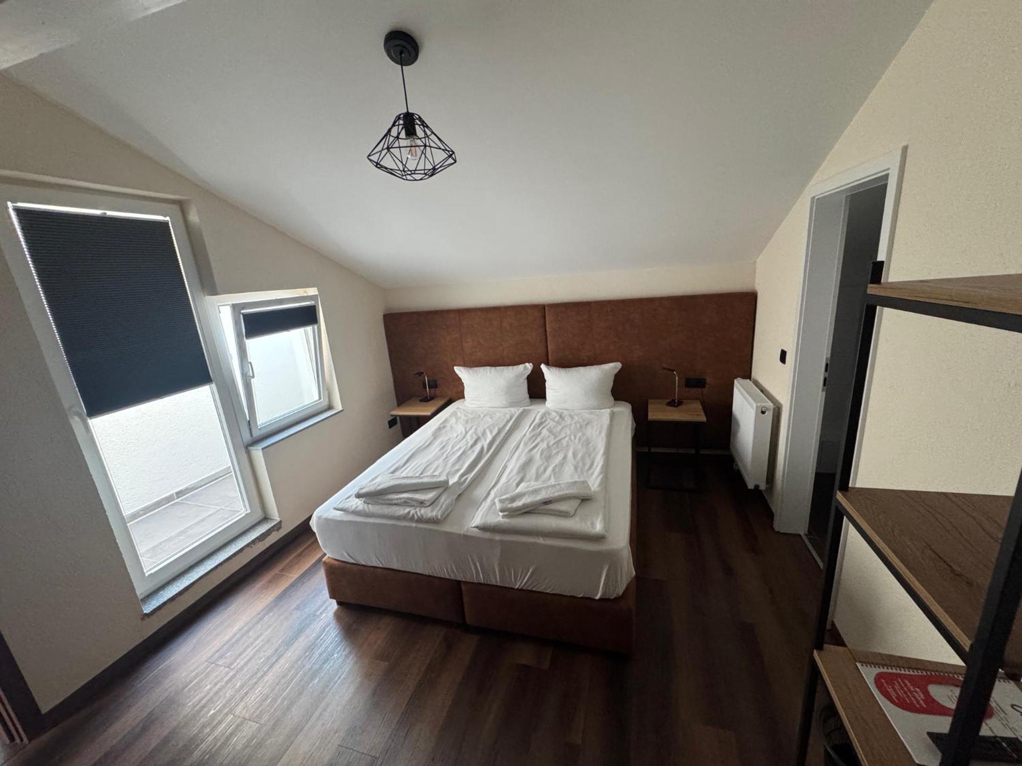 Hotel Capitol Zentrum - 24H - Friedrichshafen Zewnętrze zdjęcie