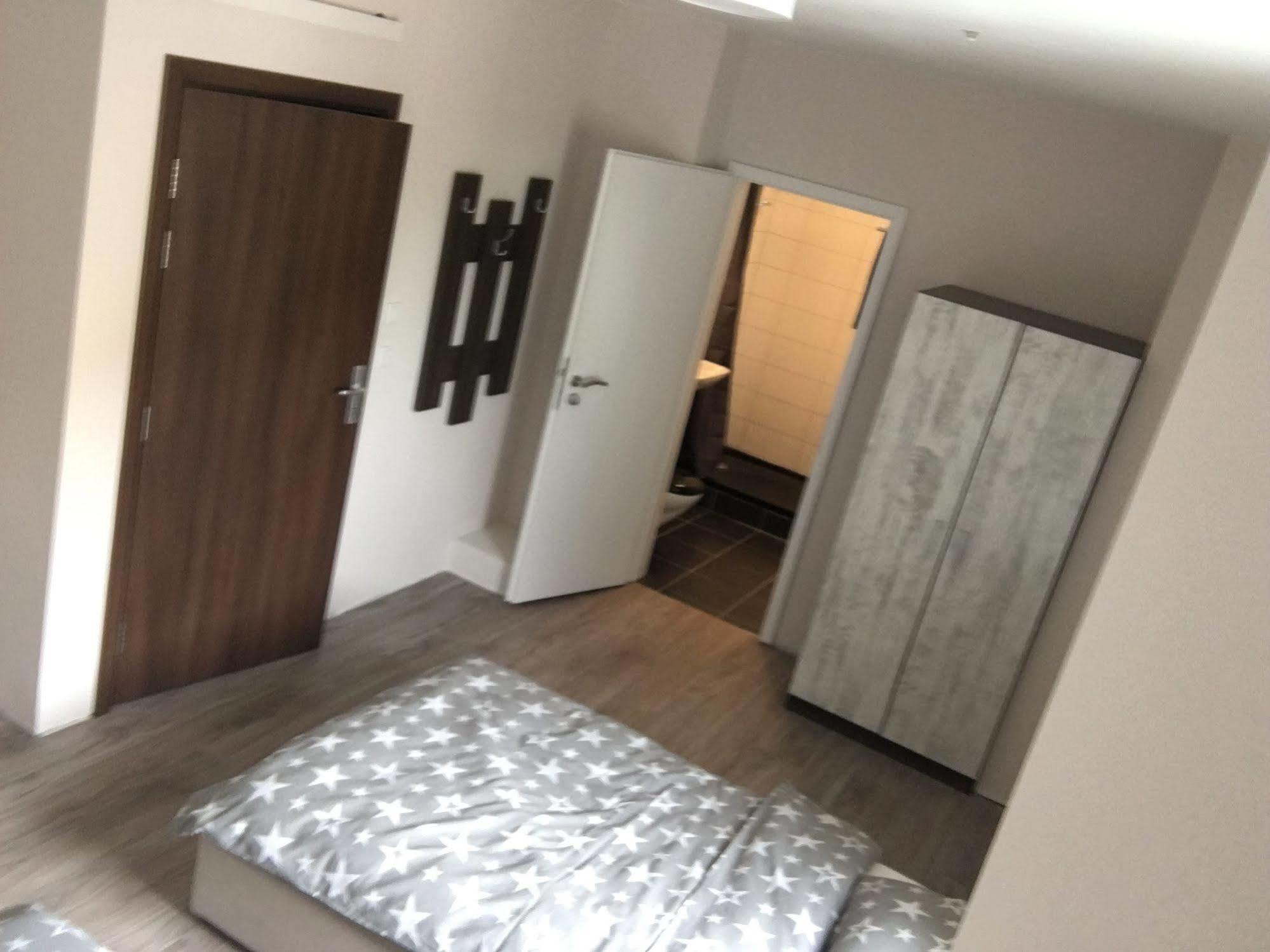 Hotel Capitol Zentrum - 24H - Friedrichshafen Zewnętrze zdjęcie